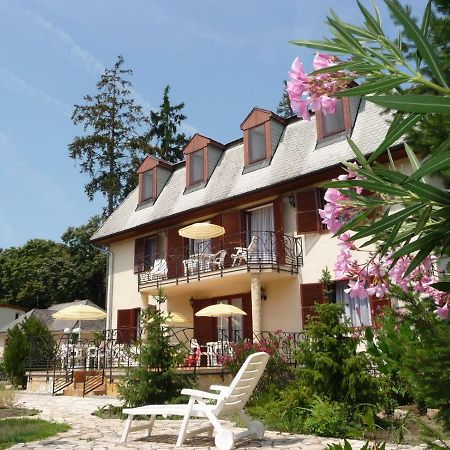 Balaton Art Guesthouse Balatonszárszó Esterno foto