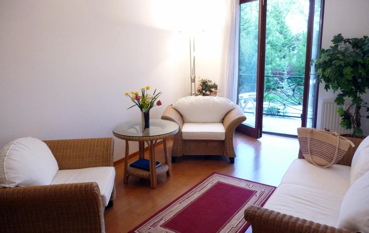 Balaton Art Guesthouse Balatonszárszó Esterno foto