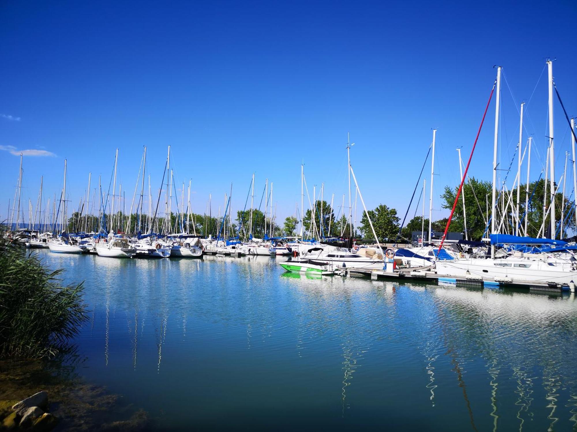 Balaton Art Guesthouse Balatonszárszó Esterno foto