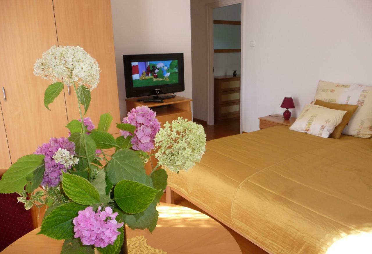 Balaton Art Guesthouse Balatonszárszó Esterno foto